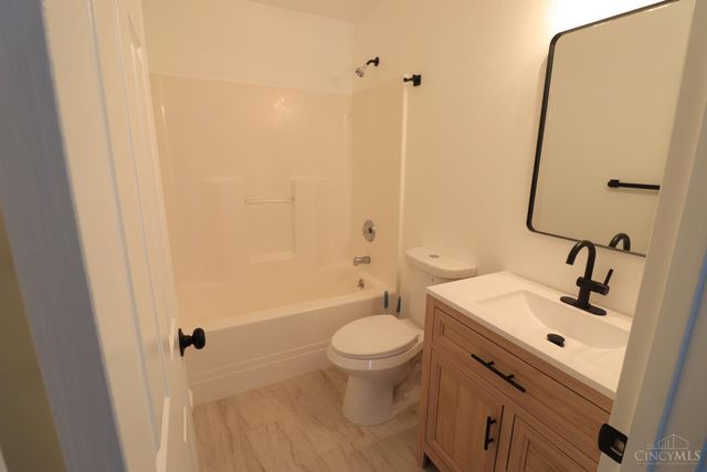 16 Sperling Drive, Batavia Twp, OH 45102