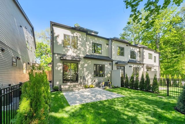956 Walnut Street 3, Newton, MA 02461