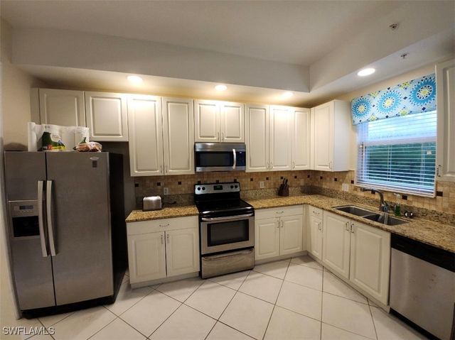 1445 Mariposa CIR 101, Naples, FL 34105