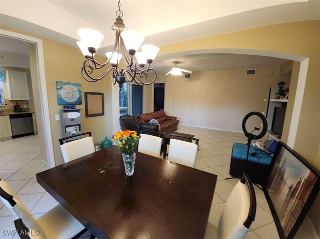 1445 Mariposa CIR 101, Naples, FL 34105