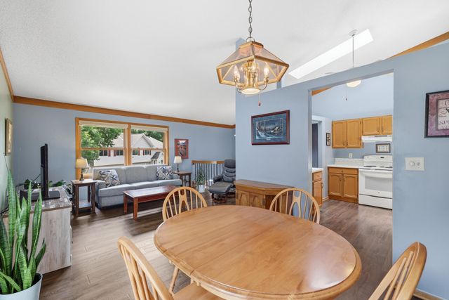 3632 Gershwin Lane N, Oakdale, MN 55128