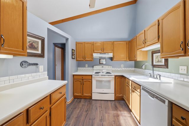 3632 Gershwin Lane N, Oakdale, MN 55128