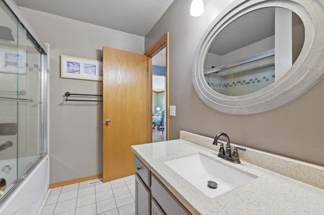 3632 Gershwin Lane N, Oakdale, MN 55128