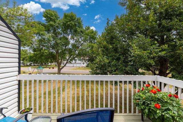 3632 Gershwin Lane N, Oakdale, MN 55128