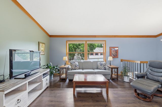 3632 Gershwin Lane N, Oakdale, MN 55128