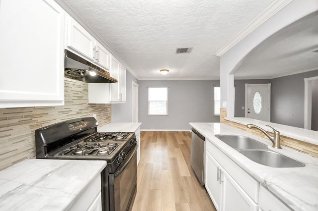 6817 Anderson Street, Texas City, TX 77591