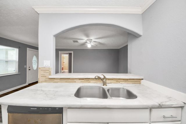 6817 Anderson Street, Texas City, TX 77591