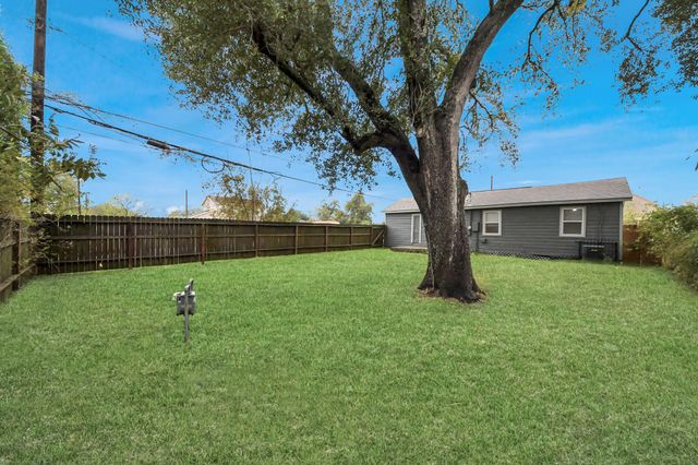 6817 Anderson Street, Texas City, TX 77591