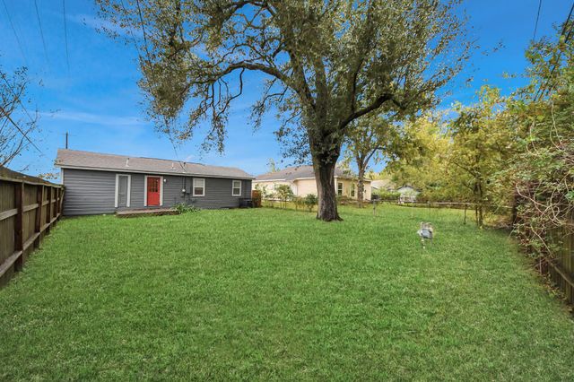 6817 Anderson Street, Texas City, TX 77591