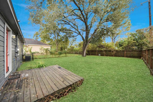 6817 Anderson Street, Texas City, TX 77591