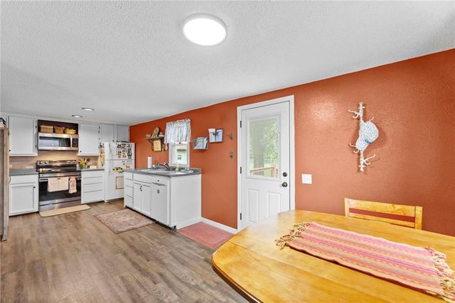 623 Walnut Street, Wellsville, KS 66092
