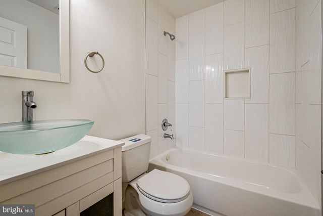 204 N HURON DR, Oxon Hill, MD 20745