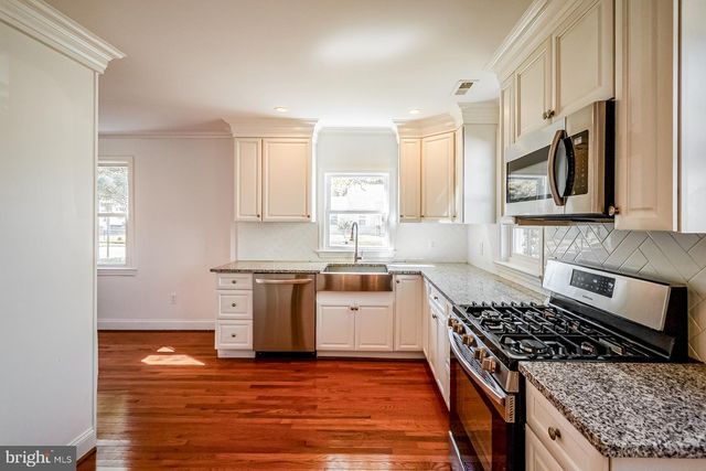 204 N HURON DR, Oxon Hill, MD 20745