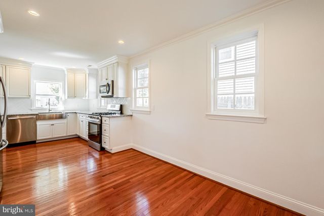 204 N HURON DR, Oxon Hill, MD 20745