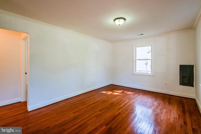 204 N HURON DR, Oxon Hill, MD 20745