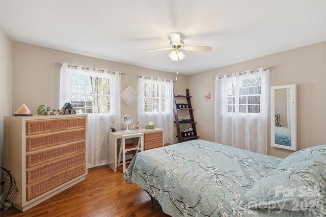 324 17th Avenue NE, Hickory, NC 28601