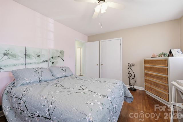 324 17th Avenue NE, Hickory, NC 28601