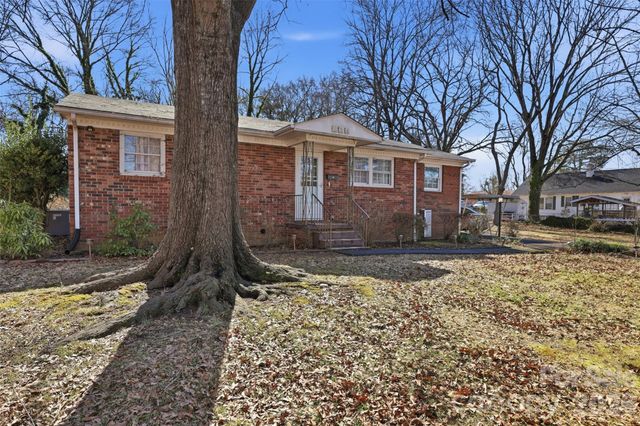 324 17th Avenue NE, Hickory, NC 28601