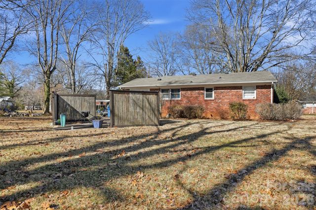 324 17th Avenue NE, Hickory, NC 28601