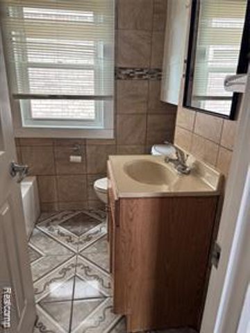 7821 Mead Street, Dearborn, MI 48126