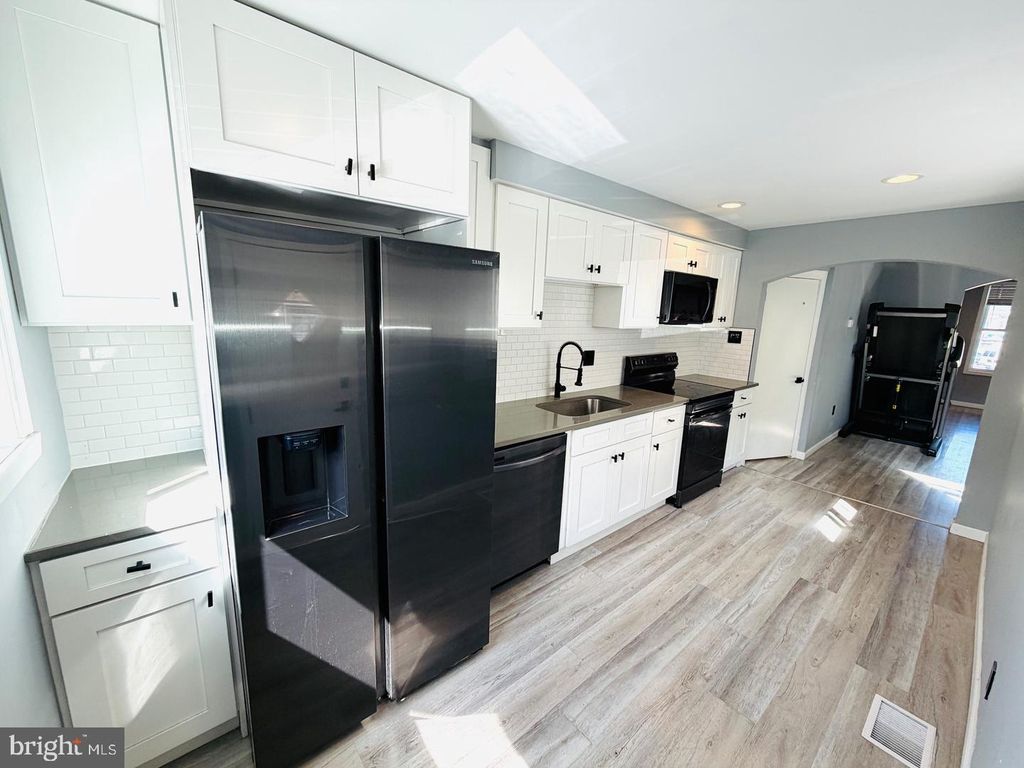1654 E LYCOMING ST, PHILADELPHIA, PA 19124 — photo 3