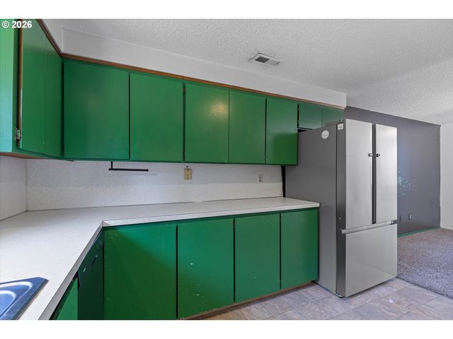 990 Nw ANGELINE Ave, Gresham, OR 97030