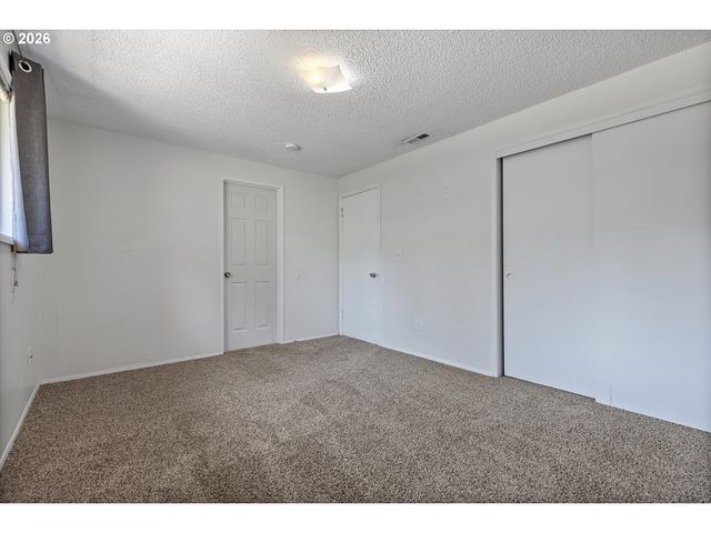 990 Nw ANGELINE Ave, Gresham, OR 97030