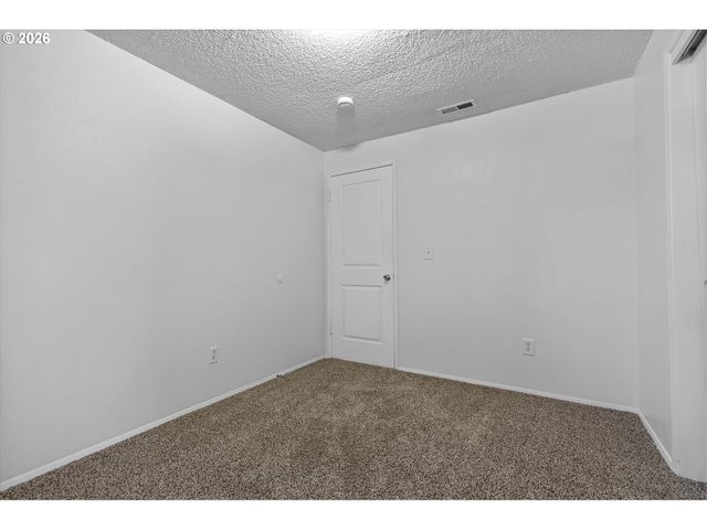 990 Nw ANGELINE Ave, Gresham, OR 97030