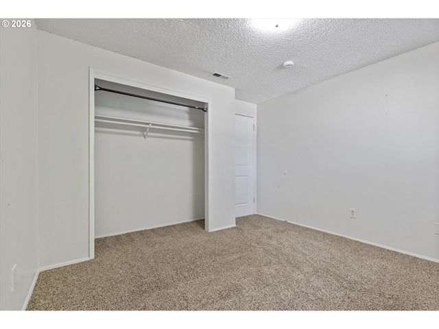990 Nw ANGELINE Ave, Gresham, OR 97030