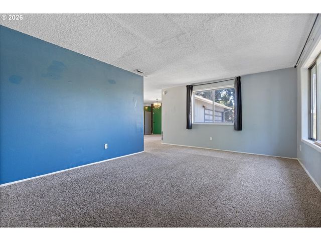 990 Nw ANGELINE Ave, Gresham, OR 97030