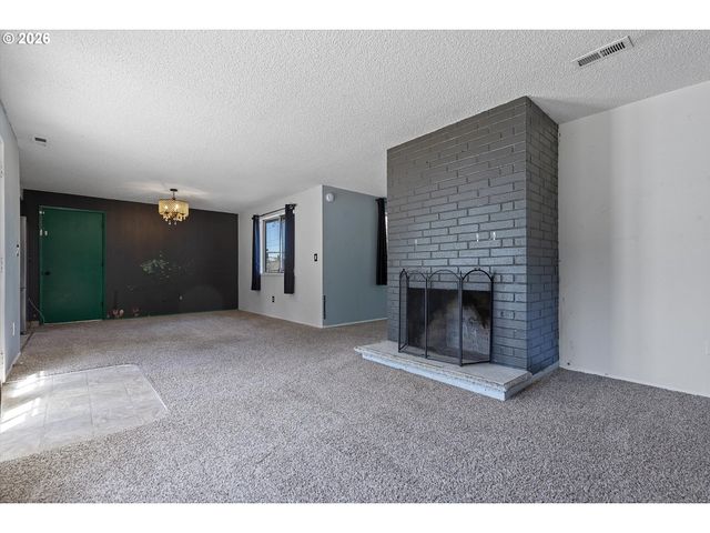 990 Nw ANGELINE Ave, Gresham, OR 97030