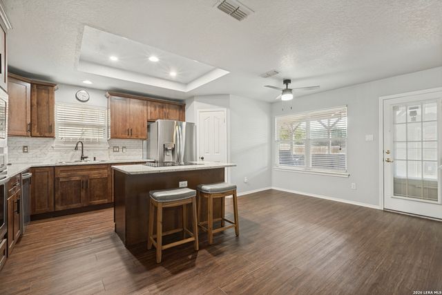 9218 SHADOW CREEK LN, Converse, TX 78109