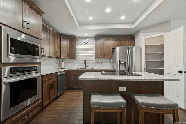 9218 SHADOW CREEK LN, Converse, TX 78109