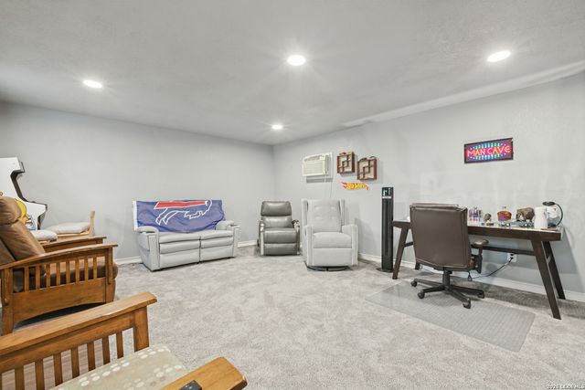 9218 SHADOW CREEK LN, Converse, TX 78109