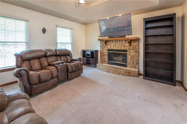 6814 N Liberty Street, Kansas City, MO 64118