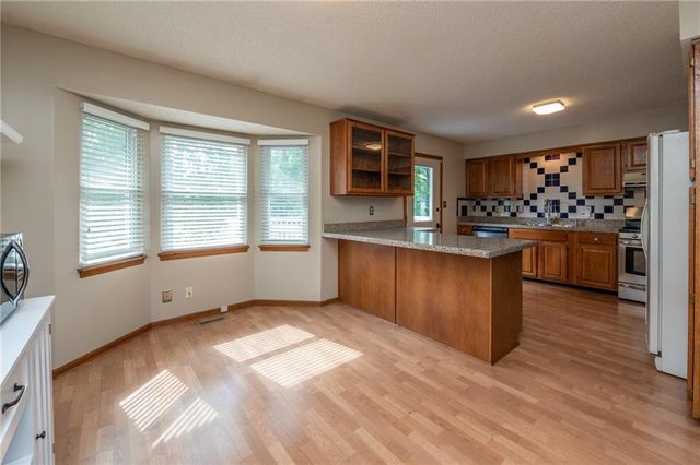 6814 N Liberty Street, Kansas City, MO 64118