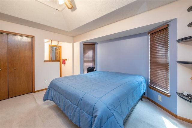6814 N Liberty Street, Kansas City, MO 64118