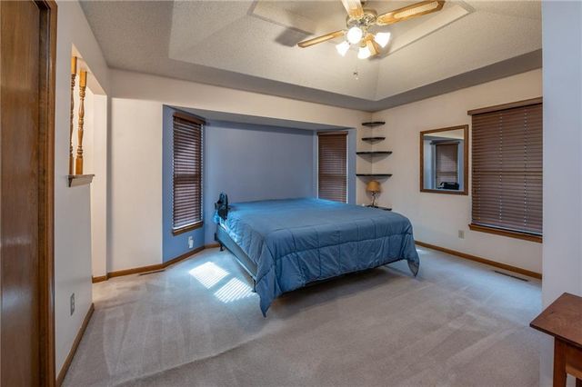 6814 N Liberty Street, Kansas City, MO 64118