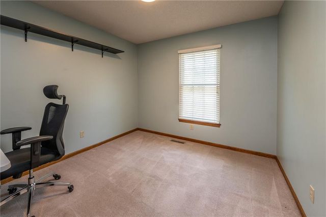 6814 N Liberty Street, Kansas City, MO 64118