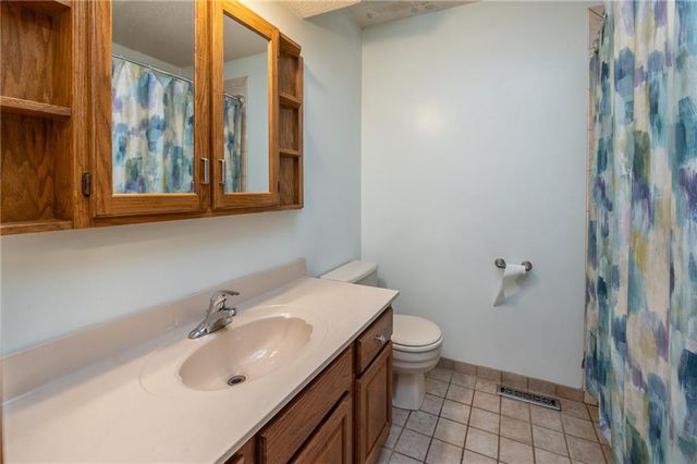 6814 N Liberty Street, Kansas City, MO 64118
