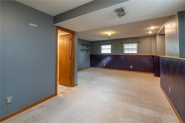6814 N Liberty Street, Kansas City, MO 64118