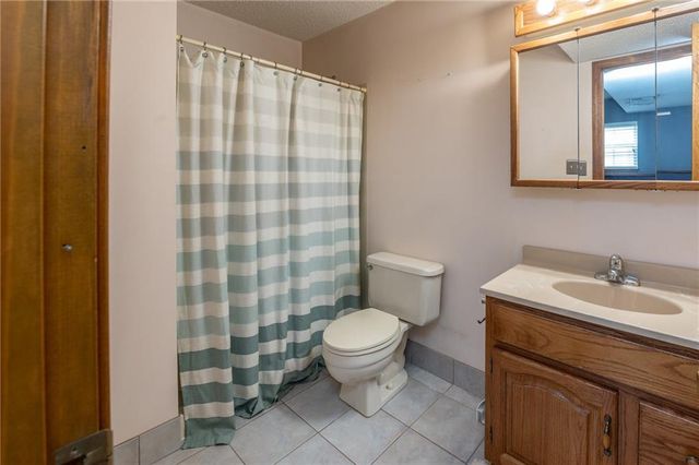 6814 N Liberty Street, Kansas City, MO 64118