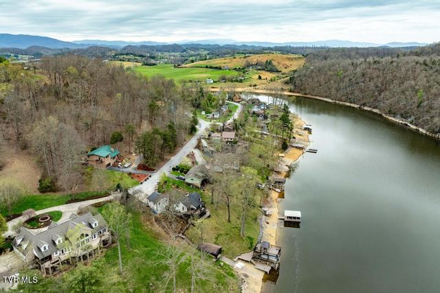 487 Lakeshore Road, Bluff City, TN 37618