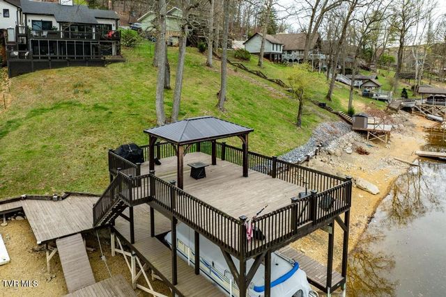 487 Lakeshore Road, Bluff City, TN 37618