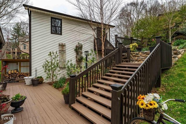 487 Lakeshore Road, Bluff City, TN 37618