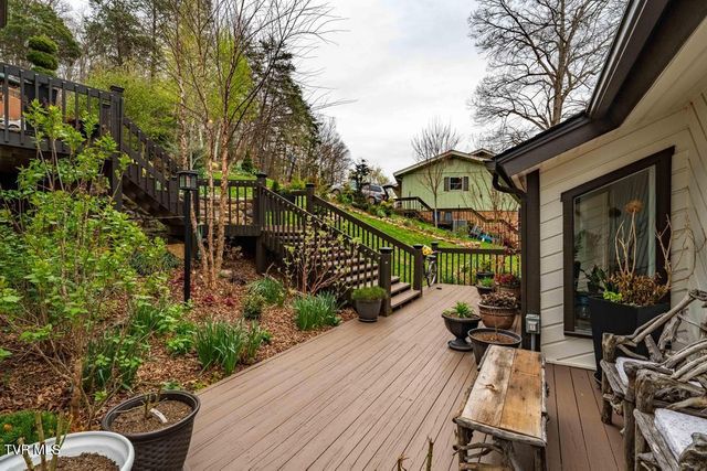 487 Lakeshore Road, Bluff City, TN 37618