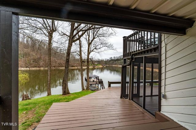 487 Lakeshore Road, Bluff City, TN 37618