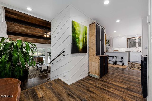 487 Lakeshore Road, Bluff City, TN 37618