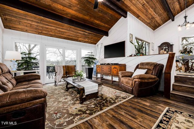 487 Lakeshore Road, Bluff City, TN 37618