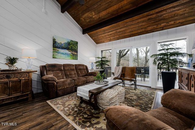 487 Lakeshore Road, Bluff City, TN 37618